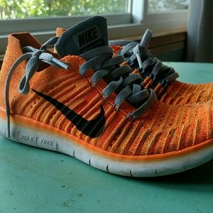 Nike Flyknit Free RN